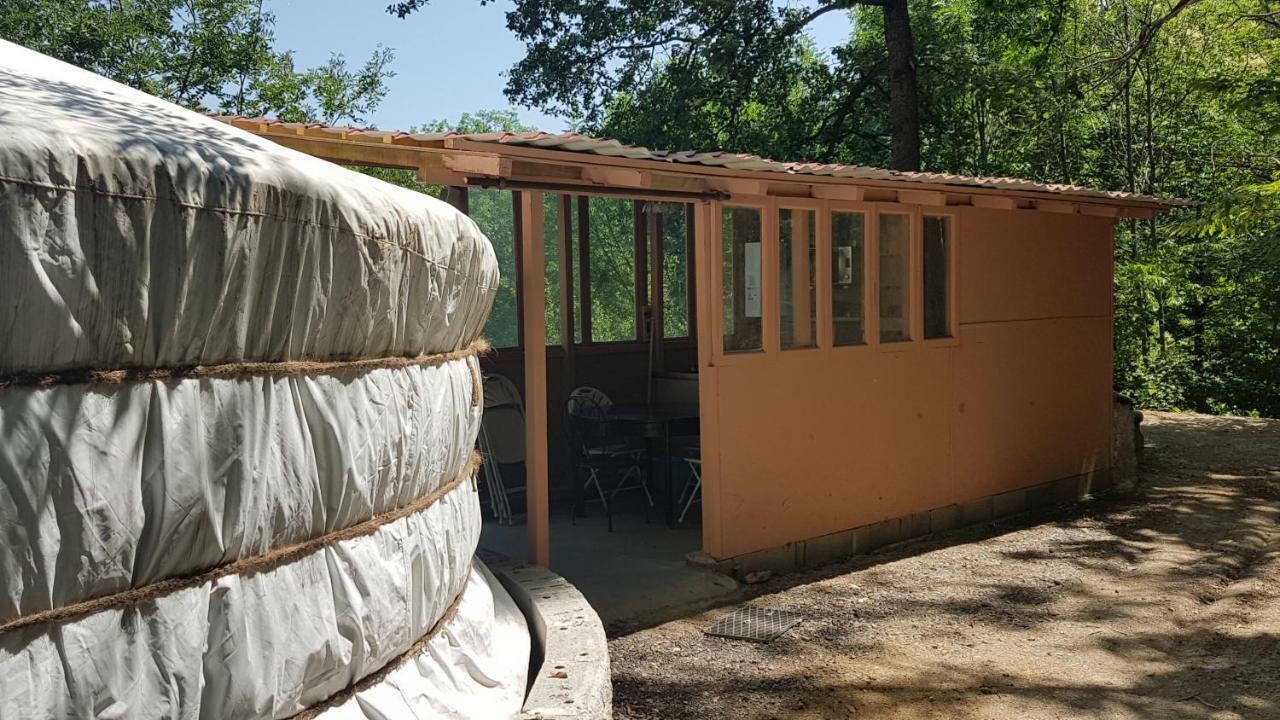 Camping Le P'Tit Bonheur Escaro Exterior photo